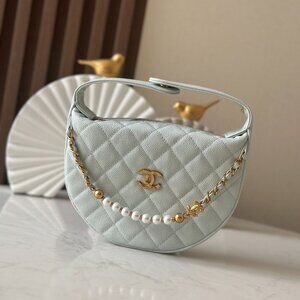 Classic CHANEL Bag: A Stylish and Versatile Choice for Elegance
